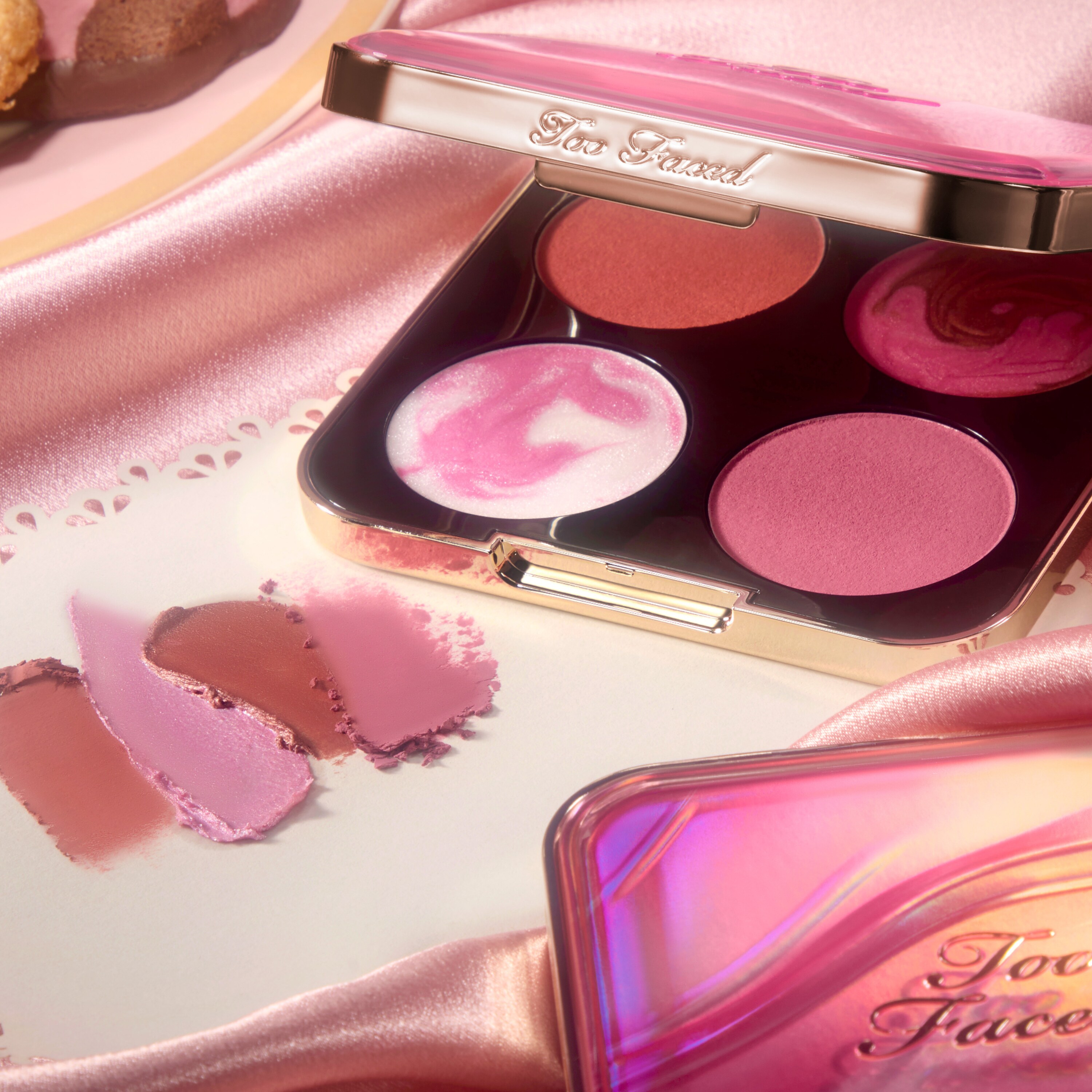 Daydreams Face Palette Holiday 2026, NET WT. 0.38 OZ. / 11.0 g